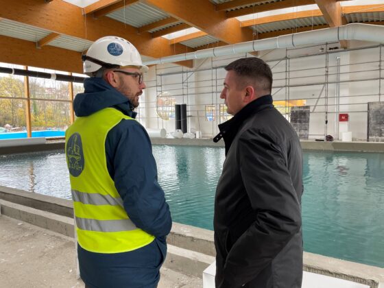 Председник општине обишао радове на изградњи затвореног базена у Горњем Милановцу